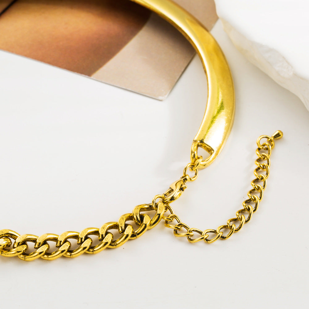 Wholesale Exaggerated Design Asymmetrical Hip-hop Horn Shape Chunky Chain Clavicle Necklace